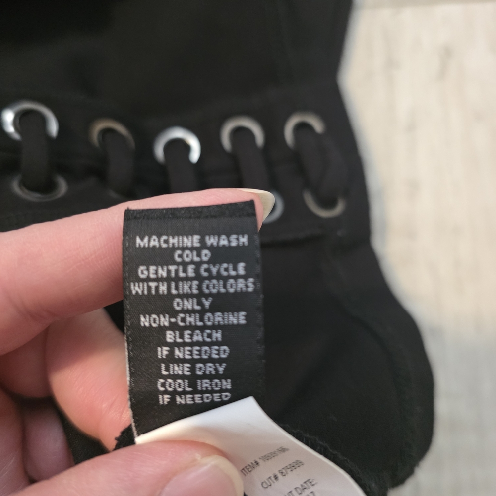 Torrid Black Lace-Up Mini Skirt Size 00 Stretch Bodycon Goth - Picture 9 of 9